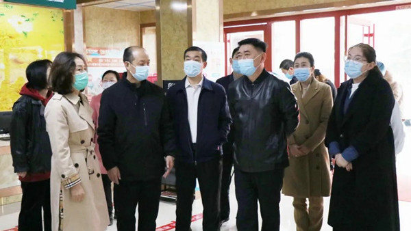 潍坊市民政局副局长、二级调研员张慕昌带队至慈海养老院督导疫情防控工作
